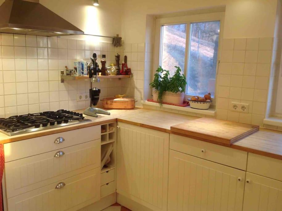 Charmantes Landhaus Mit Garten Und Traumhaftem Fernblick Thal  Exterior photo