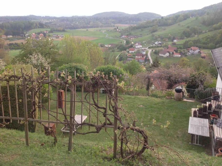 Charmantes Landhaus Mit Garten Und Traumhaftem Fernblick Thal  Exterior photo